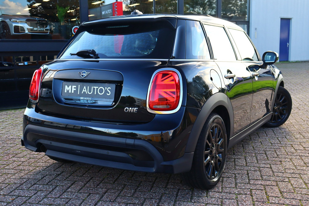 MINI Cooper 1.5 Aut. 5 Deurs|Pano|Led|Keyless|Carplay|Sfeer|Facelift 56864253-1.jpg | MF Auto's